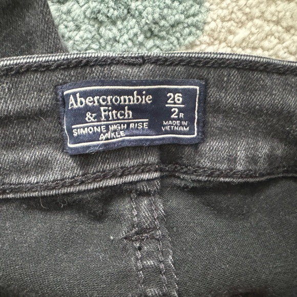 A & F HIGH RISE JEANS. Faded black. Sz 2 - Picture 4 of 4
